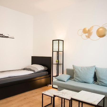 Schoene Ferienwohnung 78M2, 3 Schlafzimmer, 2 Baeder, Zentrumnah, 1Og Érfurt Exterior foto