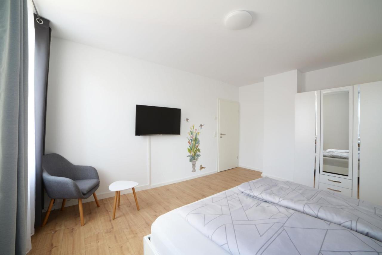 Schoene Ferienwohnung 78M2, 3 Schlafzimmer, 2 Baeder, Zentrumnah, 1Og Érfurt Exterior foto