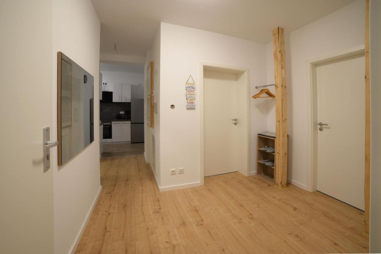 Schoene Ferienwohnung 78M2, 3 Schlafzimmer, 2 Baeder, Zentrumnah, 1Og Érfurt Exterior foto