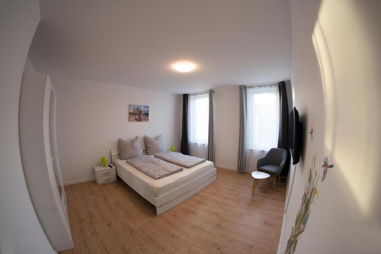 Schoene Ferienwohnung 78M2, 3 Schlafzimmer, 2 Baeder, Zentrumnah, 1Og Érfurt Exterior foto