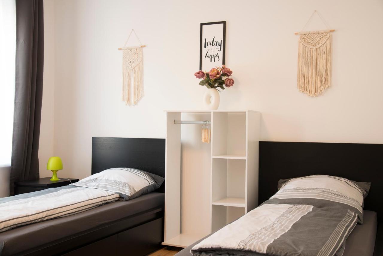Schoene Ferienwohnung 78M2, 3 Schlafzimmer, 2 Baeder, Zentrumnah, 1Og Érfurt Exterior foto