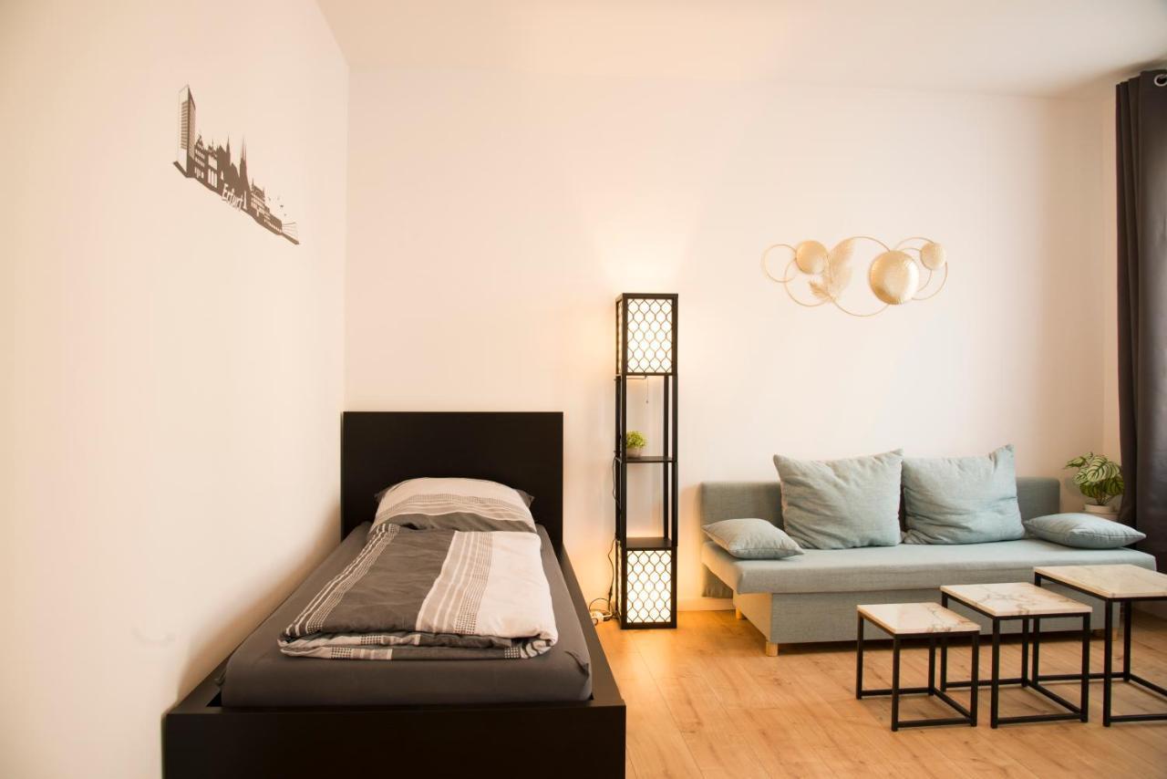 Schoene Ferienwohnung 78M2, 3 Schlafzimmer, 2 Baeder, Zentrumnah, 1Og Érfurt Exterior foto