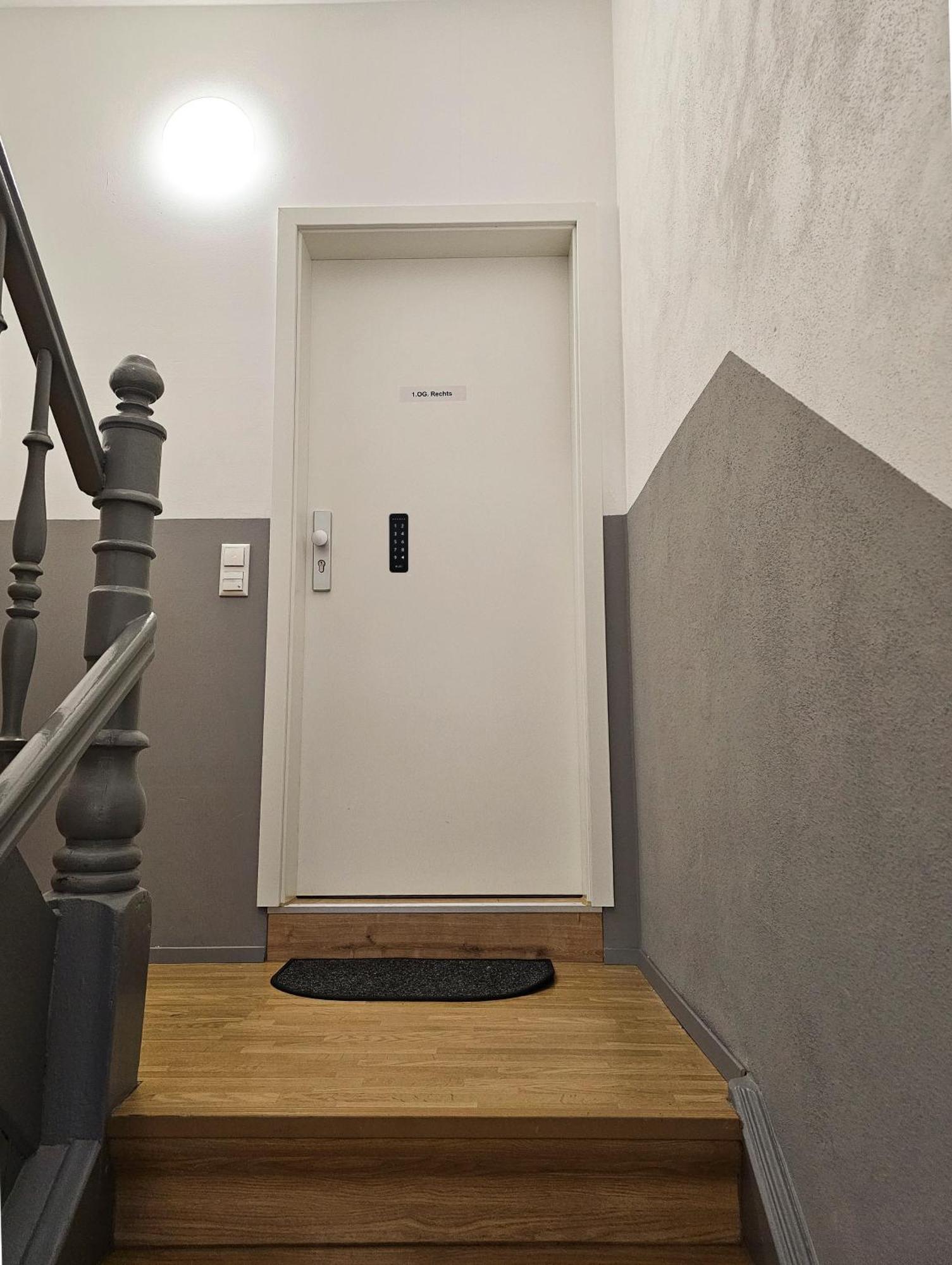 Schoene Ferienwohnung 78M2, 3 Schlafzimmer, 2 Baeder, Zentrumnah, 1Og Érfurt Exterior foto